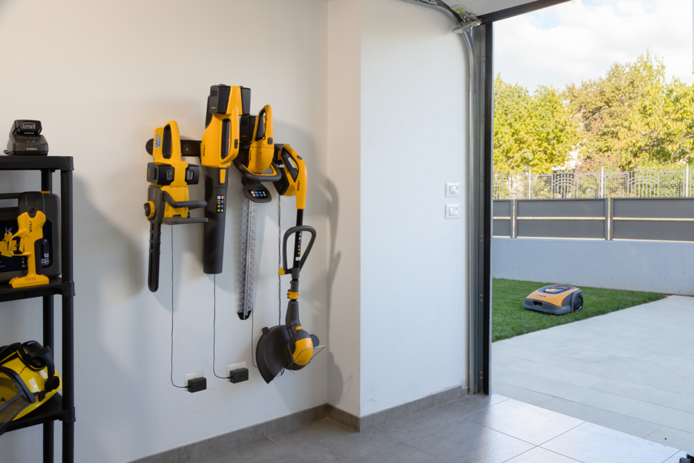 STIGA AKULEHEPUHUR BL 300e Kit 2X4 Ah